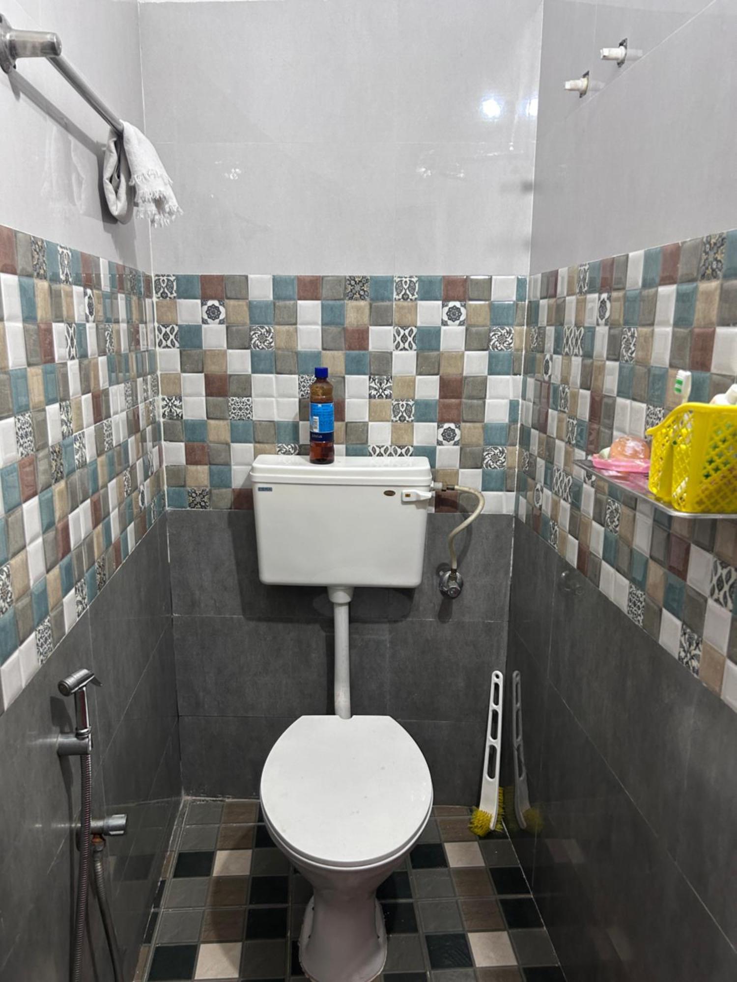Chaithritha Ladies Homestay Thiruvananthapuram Zewnętrze zdjęcie