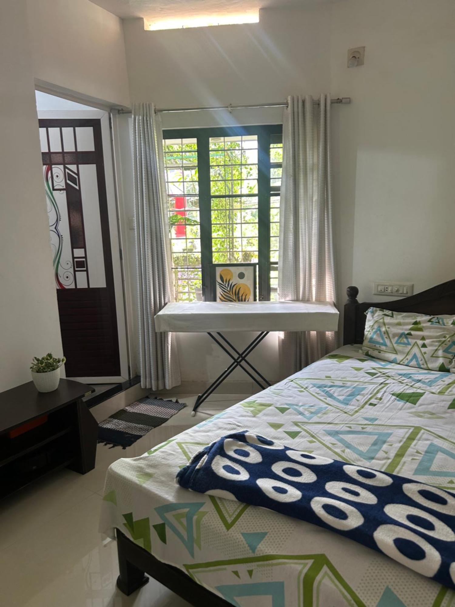 Chaithritha Ladies Homestay Thiruvananthapuram Zewnętrze zdjęcie