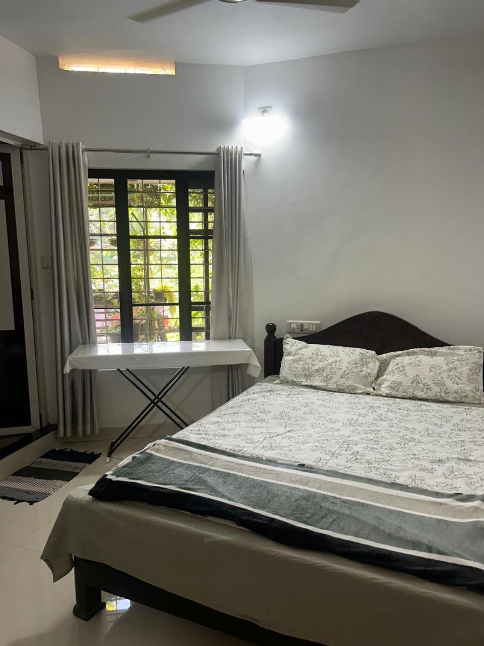 Chaithritha Ladies Homestay Thiruvananthapuram Zewnętrze zdjęcie